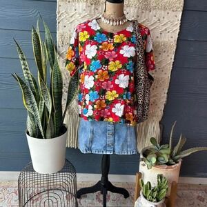 Vintage 80s floral Hawaiian print cotton short sleeve top with cute pockets